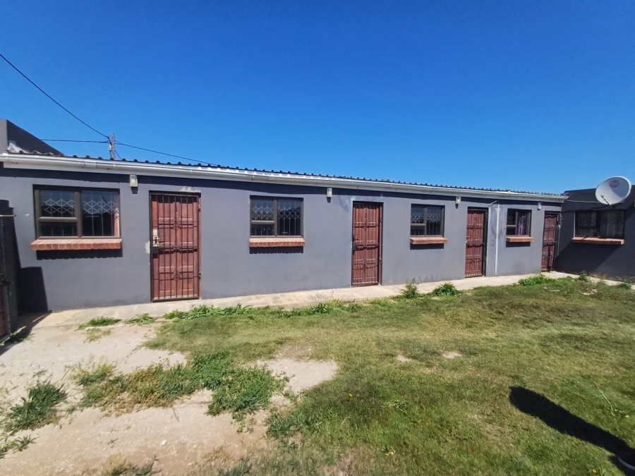 2 Bedroom Property for Sale in Govan Mbeki Eastern Cape